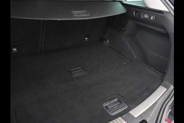 Renault Mégane 1.2 TCe Bose | Panoramadak | Leder | Stoelverwarming | Head-Up | Trekhaak | Sfeerverlichting | Massage | Full LED | Navigatie | Climate control | Parkeerhulp | Cruise control