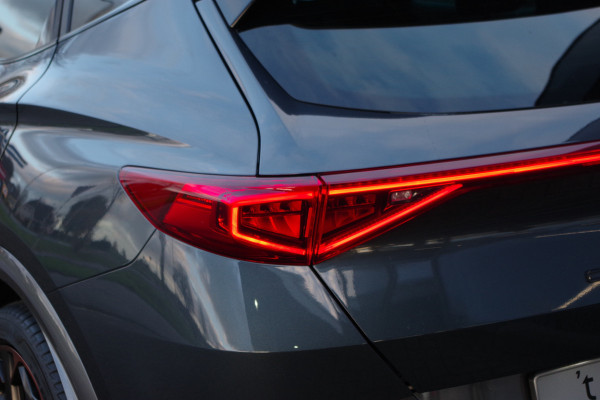 CUPRA Formentor 1.4 e-Hybrid 245 PK VZ Copper Edition PHEV, 360 Camera, Stuur-Startknop, Memory, Winterpakket