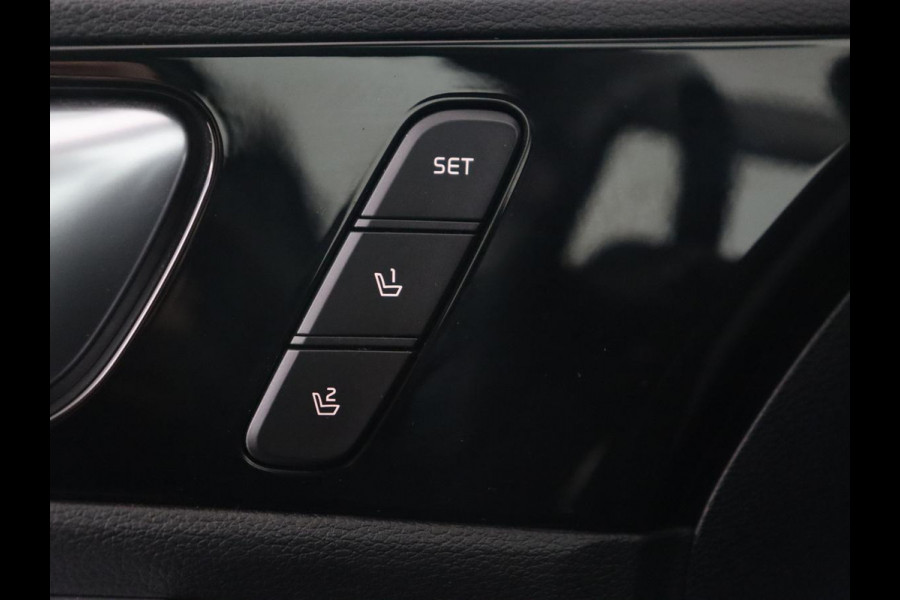 Kia Xceed 1.6 GDi PHEV ExecutiveLine | Stoelventilatie | Leder | Adaptive cruise | Camera | Memory | Achterbankverwarming | Full LED | Keyless | Stuurverwarming | Navigatie | Plug In