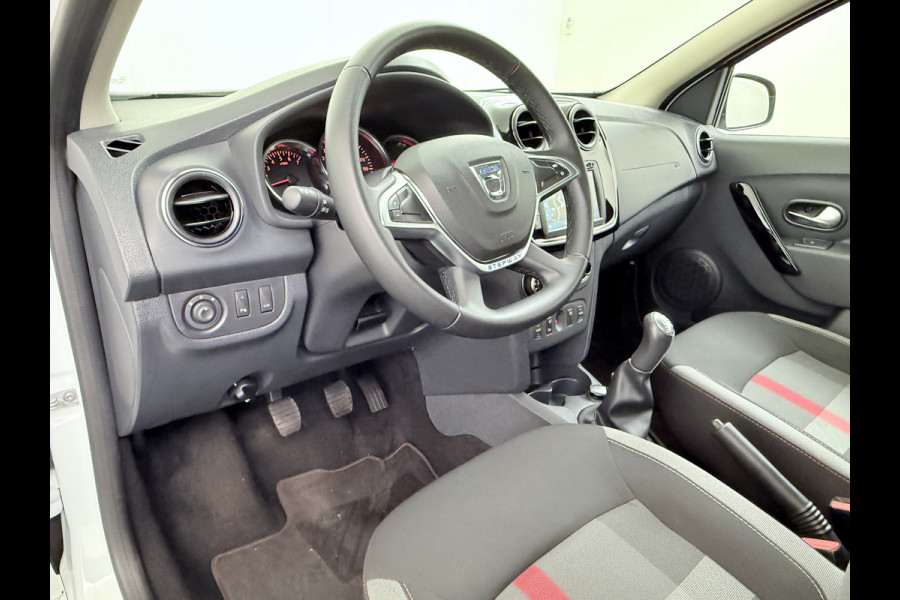 Dacia Sandero 0.9TCe 90PK Navi Ecc Pdc Apple Carplay Android Auto Cruise Control Tech Road Bluetooth Lmv 16" DAB+ 1e Eigenaar Origineel Nederlandse Auto