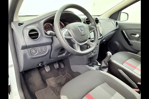 Dacia Sandero 0.9TCe 90PK Navi Ecc Pdc Apple Carplay Android Auto Cruise Control Tech Road Bluetooth Lmv 16" DAB+ 1e Eigenaar Origineel Nederlandse Auto
