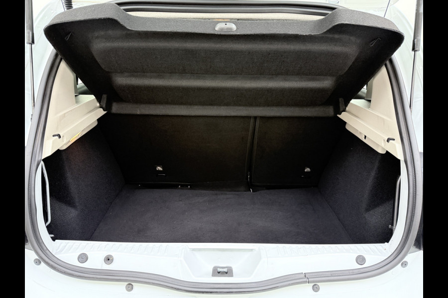 Dacia Sandero 0.9TCe 90PK Navi Ecc Pdc Apple Carplay Android Auto Cruise Control Tech Road Bluetooth Lmv 16" DAB+ 1e Eigenaar Origineel Nederlandse Auto