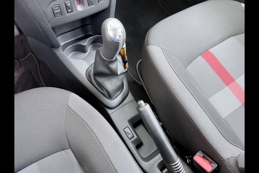 Dacia Sandero 0.9TCe 90PK Navi Ecc Pdc Apple Carplay Android Auto Cruise Control Tech Road Bluetooth Lmv 16" DAB+ 1e Eigenaar Origineel Nederlandse Auto