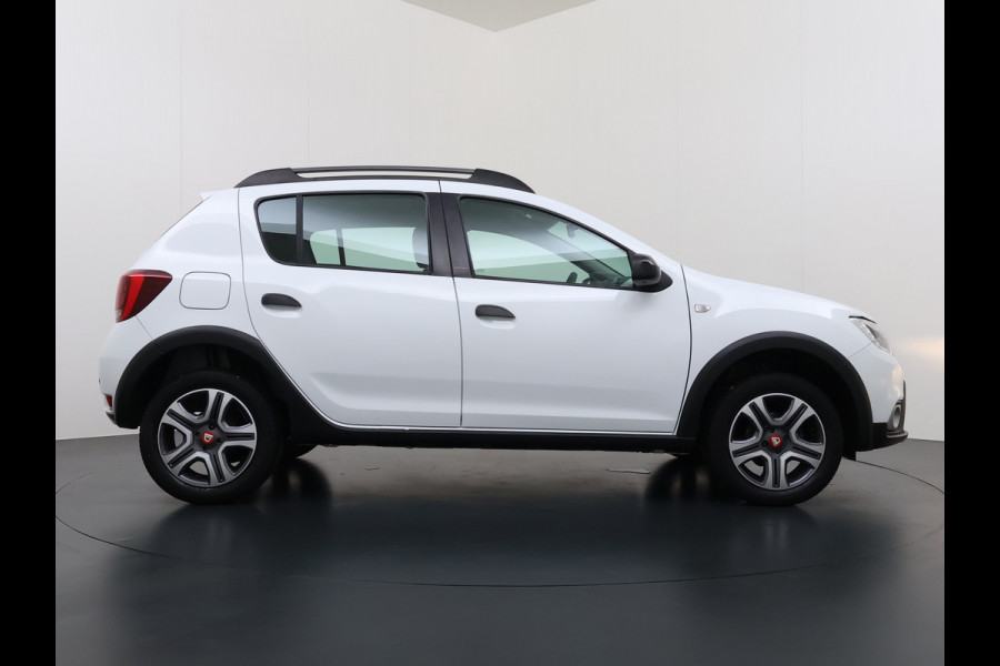 Dacia Sandero 0.9TCe 90PK Navi Ecc Pdc Apple Carplay Android Auto Cruise Control Tech Road Bluetooth Lmv 16" DAB+ 1e Eigenaar Origineel Nederlandse Auto