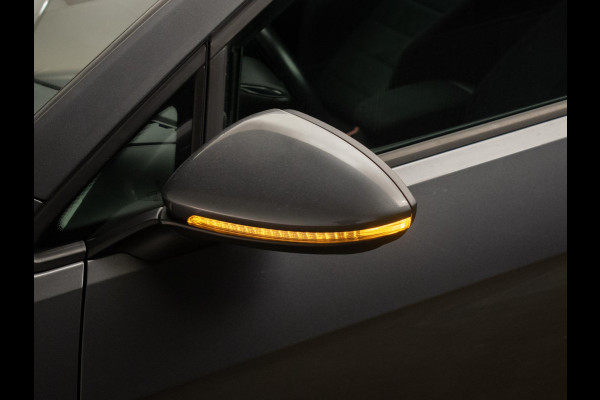 Volkswagen Golf 1.0 TSI Sport (APPLE CARPLAY,NAVI,CAMERA,SPORTSTOELEN,LED,CRUISE,CLIMATE,DAB,LM VELGEN,NETTE STAAT)