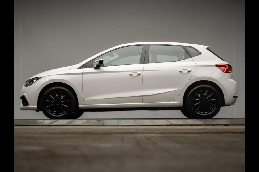 Seat Ibiza 1.0 TSI Style Sport (APPLE CARPLAY,NAVI,LED,CAMERA,PDC,GETINT,SPORTSTOELEN,CLIMATE,NETTESTAAT)