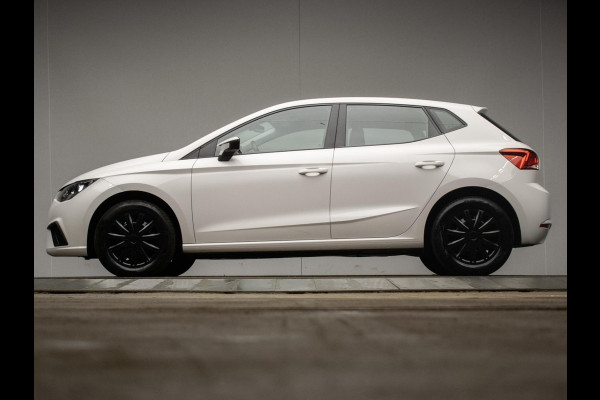 Seat Ibiza 1.0 TSI Style Sport (APPLE CARPLAY,NAVI,LED,CAMERA,PDC,GETINT,SPORTSTOELEN,CLIMATE,NETTESTAAT)