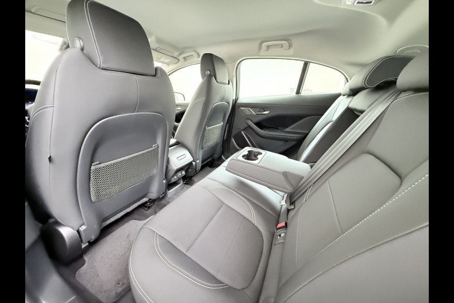 Jaguar I-PACE EV400-pk AWD 90kWh Leer 360°Camera Business Edition S Meridian®-Audio Stoel+Stuurverwarming Navi Ecc Apple Carplay Android Auto  Voorruitverwarming DAB+ Led Verkeersbord detectie Rijstrooksensor Wifi SOH 89% Origineel Nederlandse Auto Nieuwprijs  €72.475,-