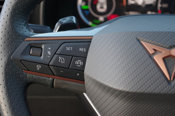 CUPRA Formentor 1.4 e-Hybrid 204 PK Adrenaline PHEV, Camera, Adap. Cruise Control, Carplay