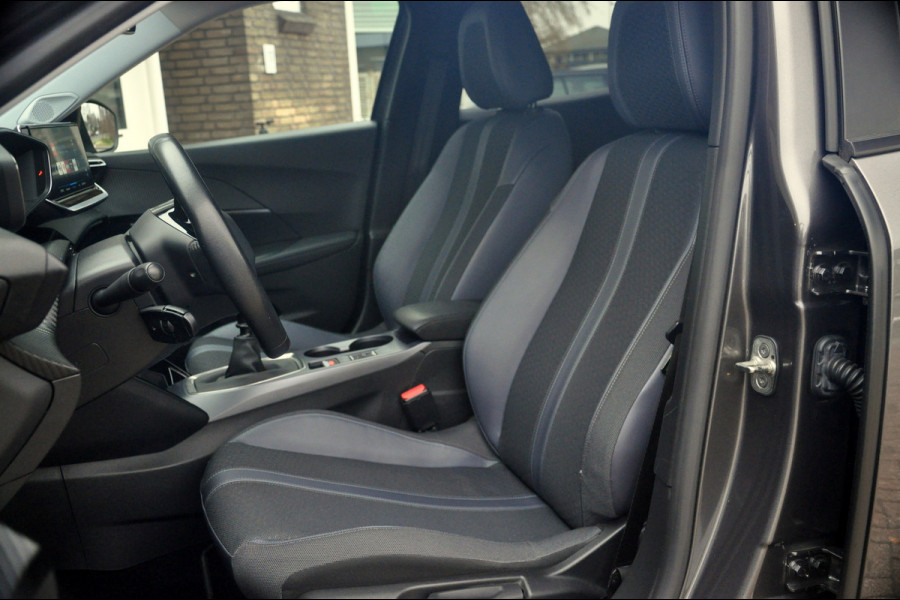 Peugeot 2008 1.2 PureTech 130 PK Allure | Navigatie | Trekhaak | 56.000 km!