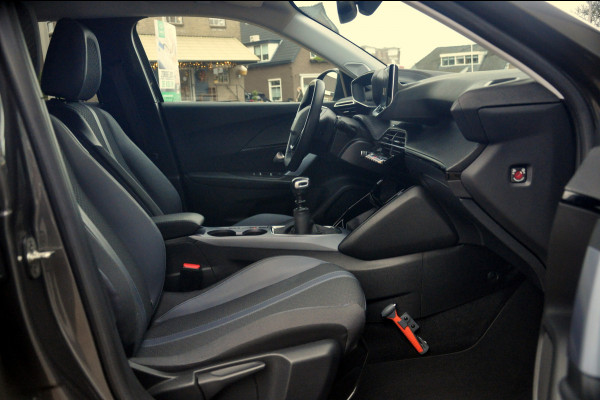 Peugeot 2008 1.2 PureTech 130 PK Allure | Navigatie | Trekhaak | 56.000 km!