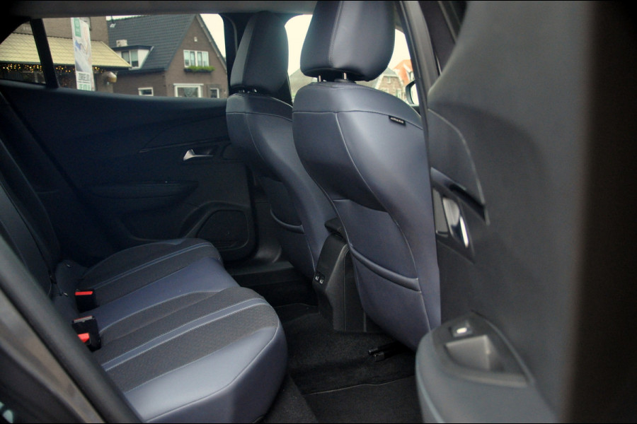 Peugeot 2008 1.2 PureTech 130 PK Allure | Navigatie | Trekhaak | 56.000 km!