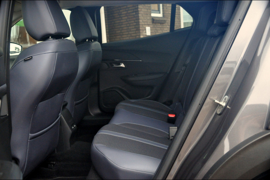 Peugeot 2008 1.2 PureTech 130 PK Allure | Navigatie | Trekhaak | 56.000 km!