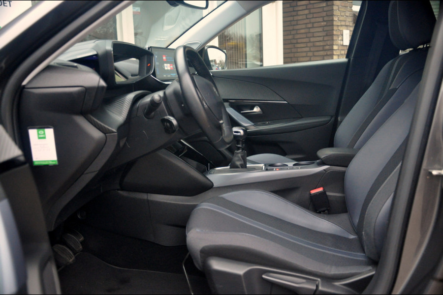 Peugeot 2008 1.2 PureTech 130 PK Allure | Navigatie | Trekhaak | 56.000 km!