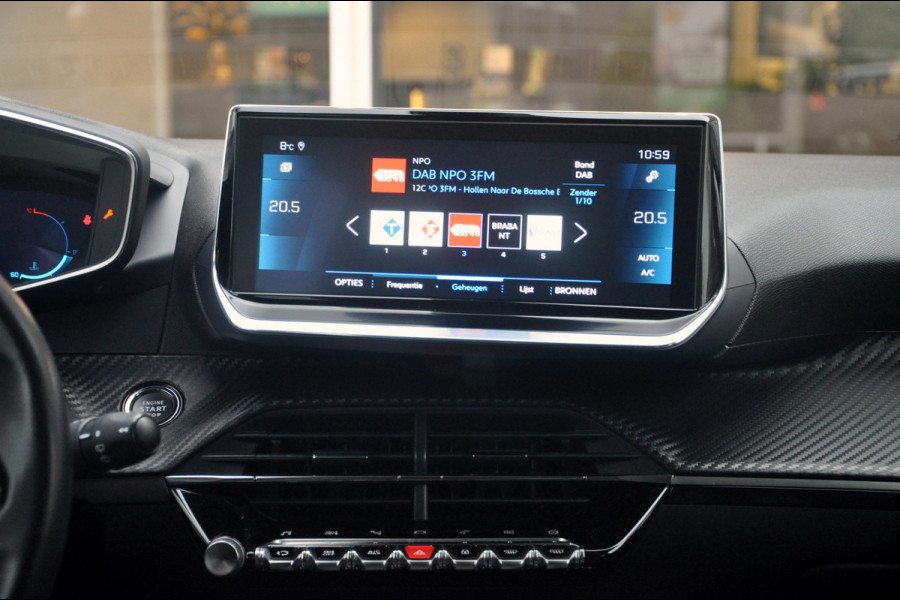 Peugeot 2008 1.2 PureTech 130 PK Allure | Navigatie | Trekhaak | 56.000 km!