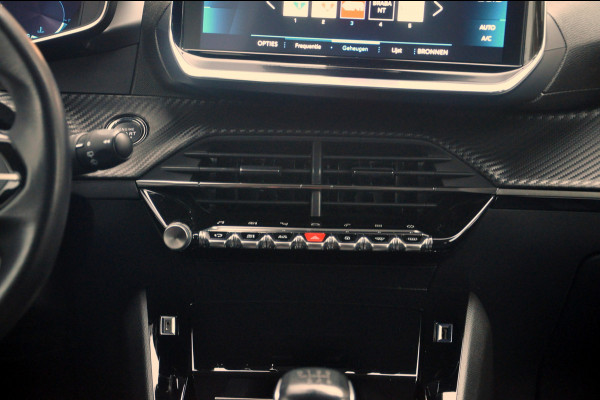 Peugeot 2008 1.2 PureTech 130 PK Allure | Navigatie | Trekhaak | 56.000 km!