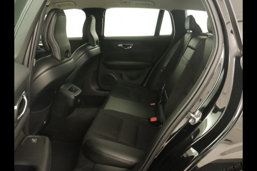 Volvo V60 2.0 D4 Momentum | Carplay | Half leder | Navigatie | Full LED | Digital Cockpit | Parkeerverwarming | Climate control | Parkeerhulp | Cruise control
