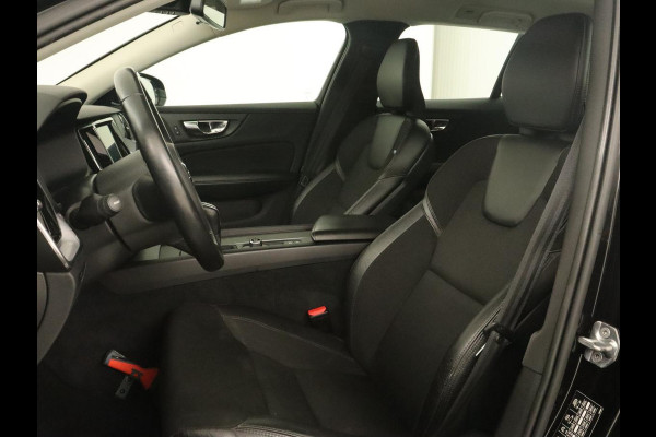 Volvo V60 2.0 D4 Momentum | Carplay | Half leder | Navigatie | Full LED | Digital Cockpit | Parkeerverwarming | Climate control | Parkeerhulp | Cruise control
