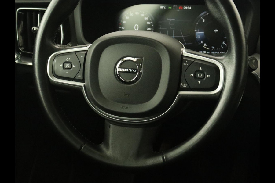 Volvo V60 2.0 D4 Momentum | Carplay | Half leder | Navigatie | Full LED | Digital Cockpit | Parkeerverwarming | Climate control | Parkeerhulp | Cruise control