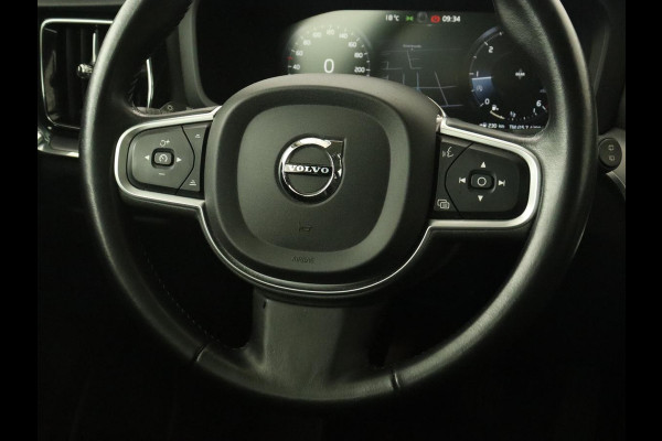 Volvo V60 2.0 D4 Momentum | Carplay | Half leder | Navigatie | Full LED | Digital Cockpit | Parkeerverwarming | Climate control | Parkeerhulp | Cruise control