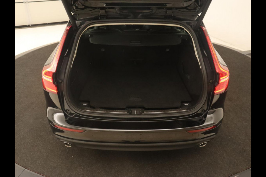 Volvo V60 2.0 D4 Momentum | Carplay | Half leder | Navigatie | Full LED | Digital Cockpit | Parkeerverwarming | Climate control | Parkeerhulp | Cruise control