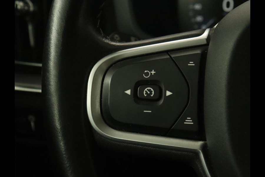 Volvo V60 2.0 D4 Momentum | Carplay | Half leder | Navigatie | Full LED | Digital Cockpit | Parkeerverwarming | Climate control | Parkeerhulp | Cruise control