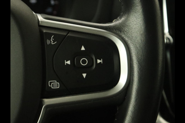 Volvo V60 2.0 D4 Momentum | Carplay | Half leder | Navigatie | Full LED | Digital Cockpit | Parkeerverwarming | Climate control | Parkeerhulp | Cruise control