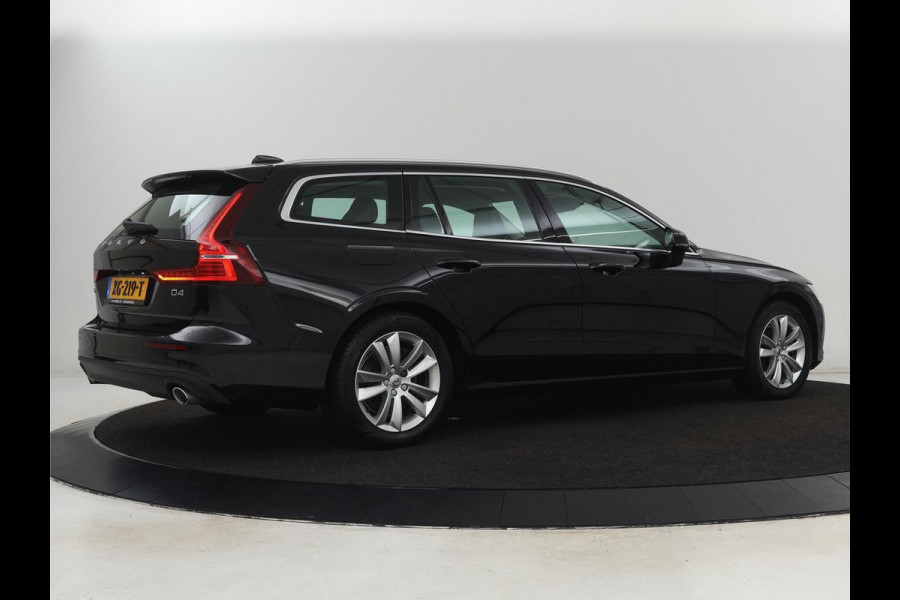 Volvo V60 2.0 D4 Momentum | Carplay | Half leder | Navigatie | Full LED | Digital Cockpit | Parkeerverwarming | Climate control | Parkeerhulp | Cruise control