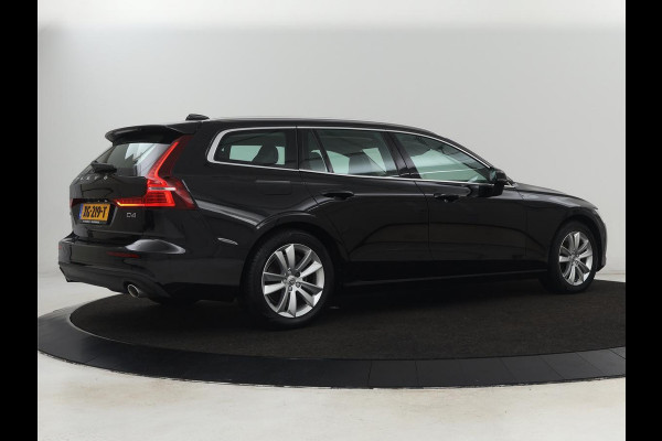 Volvo V60 2.0 D4 Momentum | Carplay | Half leder | Navigatie | Full LED | Digital Cockpit | Parkeerverwarming | Climate control | Parkeerhulp | Cruise control