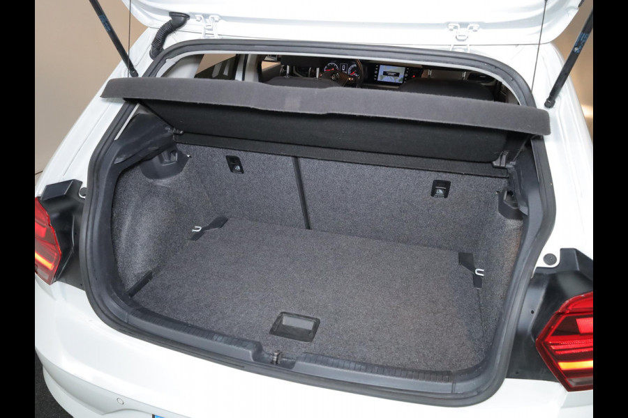 Volkswagen Polo 1.0 TSI Comfortline 95 pk | Navigatie | Parkeersensoren | Adaptieve cruise control | Apple Carplay/Android Auto |