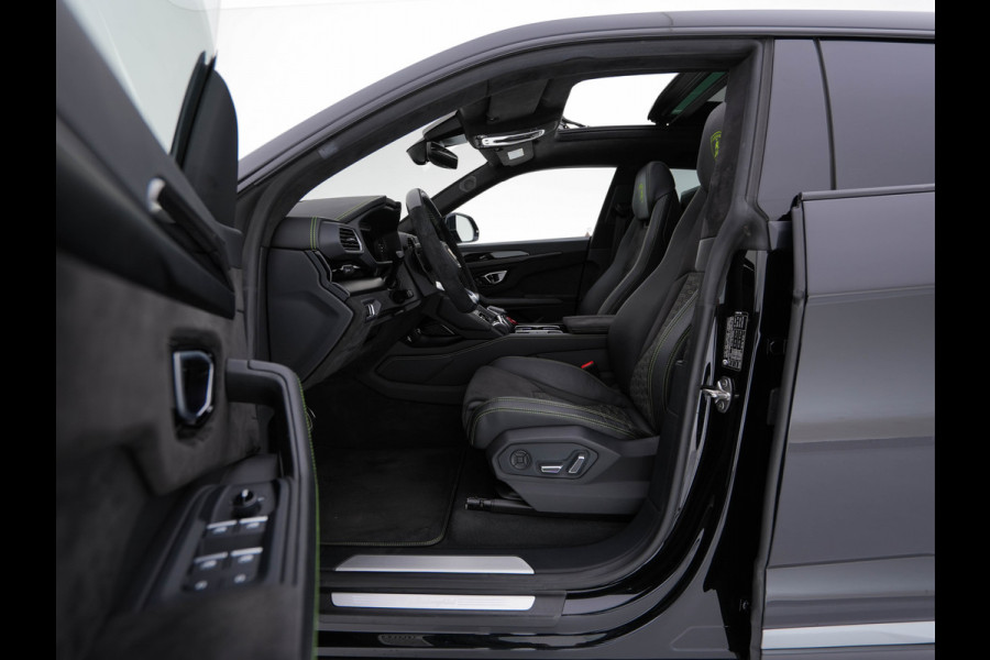 Lamborghini Urus 4.0 V8 Pearl Capsule (INCL.BTW) *CERAMIC-BRAKES | PANO | HEAD-UP | SOFT-CLOSE | LEATHER-ALCANTARA | FULL-LED | NIGHT-VISION | BANG&OLUFSEN | MEMORY-PACK | HEATED-SPORTSEATS | TOP-VIEW | ADAPTIVE-CRUISE | BLIND-SP