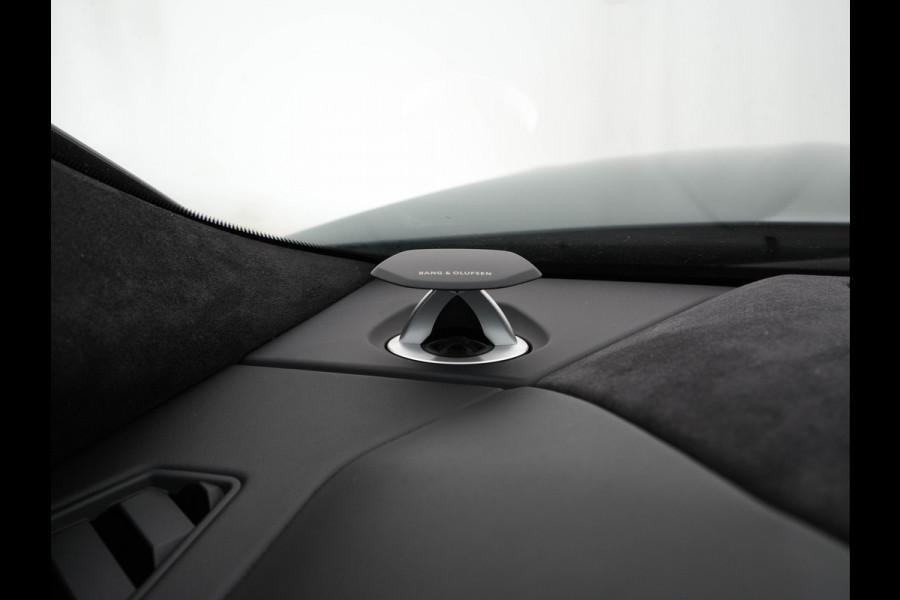 Lamborghini Urus 4.0 V8 Pearl Capsule (INCL.BTW) *CERAMIC-BRAKES | PANO | HEAD-UP | SOFT-CLOSE | LEATHER-ALCANTARA | FULL-LED | NIGHT-VISION | BANG&OLUFSEN | MEMORY-PACK | HEATED-SPORTSEATS | TOP-VIEW | ADAPTIVE-CRUISE | BLIND-SP