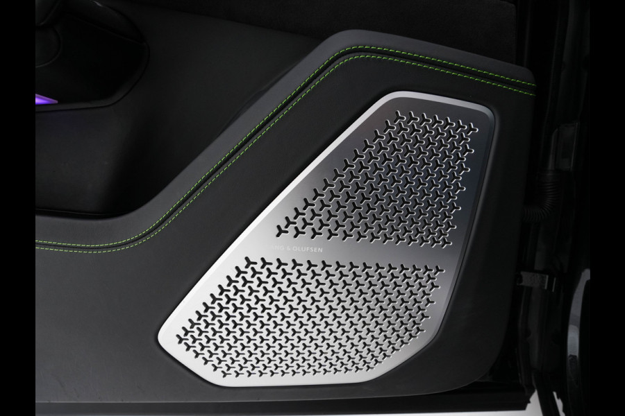 Lamborghini Urus 4.0 V8 Pearl Capsule (INCL.BTW) *CERAMIC-BRAKES | PANO | HEAD-UP | SOFT-CLOSE | LEATHER-ALCANTARA | FULL-LED | NIGHT-VISION | BANG&OLUFSEN | MEMORY-PACK | HEATED-SPORTSEATS | TOP-VIEW | ADAPTIVE-CRUISE | BLIND-SP