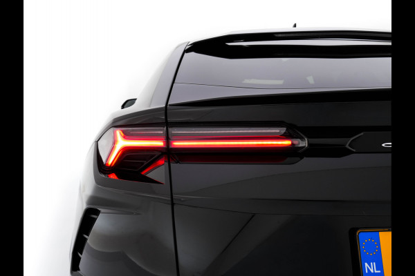 Lamborghini Urus 4.0 V8 Pearl Capsule (INCL.BTW) *CERAMIC-BRAKES | PANO | HEAD-UP | SOFT-CLOSE | LEATHER-ALCANTARA | FULL-LED | NIGHT-VISION | BANG&OLUFSEN | MEMORY-PACK | HEATED-SPORTSEATS | TOP-VIEW | ADAPTIVE-CRUISE | BLIND-SP