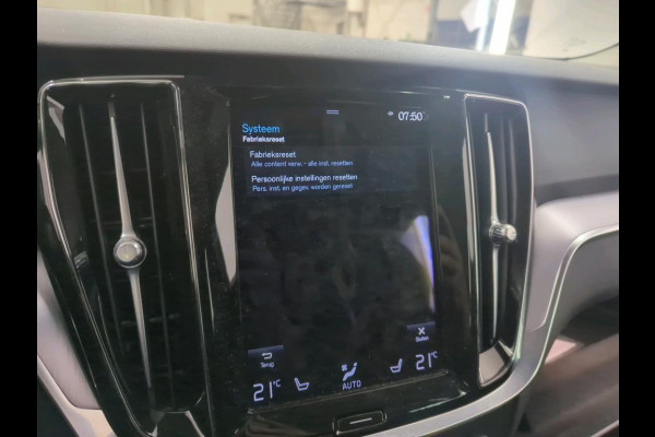 Volvo V60 2.0 T6 Recharge AWD Business Pro NL-AUTO | LEDER | CAMERA
