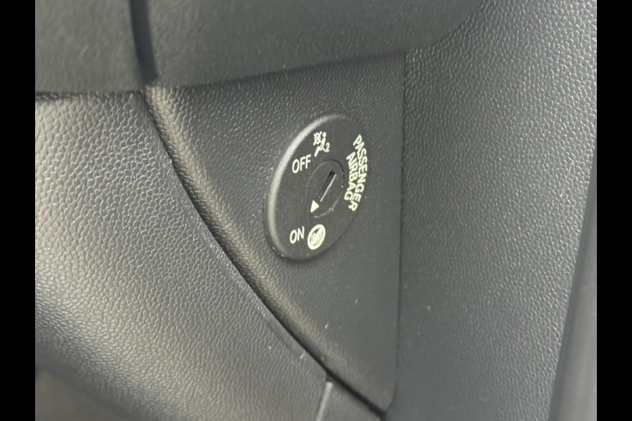 MINI Clubman 1.5 Cooper Salt Lederen sportstoelen Navigatie Cruise Clima Trekhaak