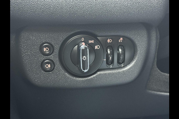 MINI Clubman 1.5 Cooper Salt Lederen sportstoelen Navigatie Cruise Clima Trekhaak
