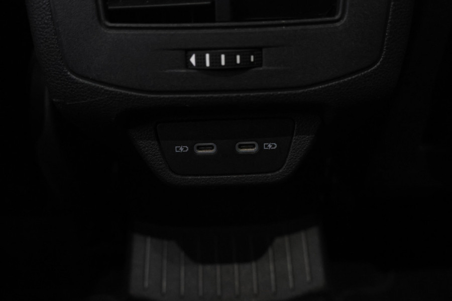 Volkswagen T-Roc 2.0 TDI Sport Business R Automaat, Virtual, Trekhaak