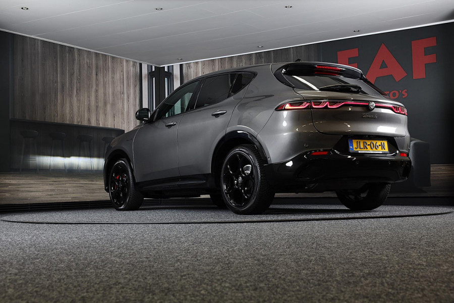 Alfa Romeo Tonale 1.5T Hybrid Veloce / 160 PK / Acc / Leder / Navi / 360 Camera / HK / Sfeerverlichting / Dode Hoek / Lane Assist