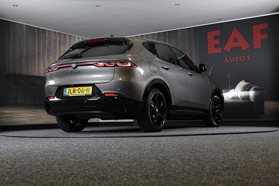 Alfa Romeo Tonale 1.5T Hybrid Veloce / 160 PK / Acc / Leder / Navi / 360 Camera / HK / Sfeerverlichting / Dode Hoek / Lane Assist