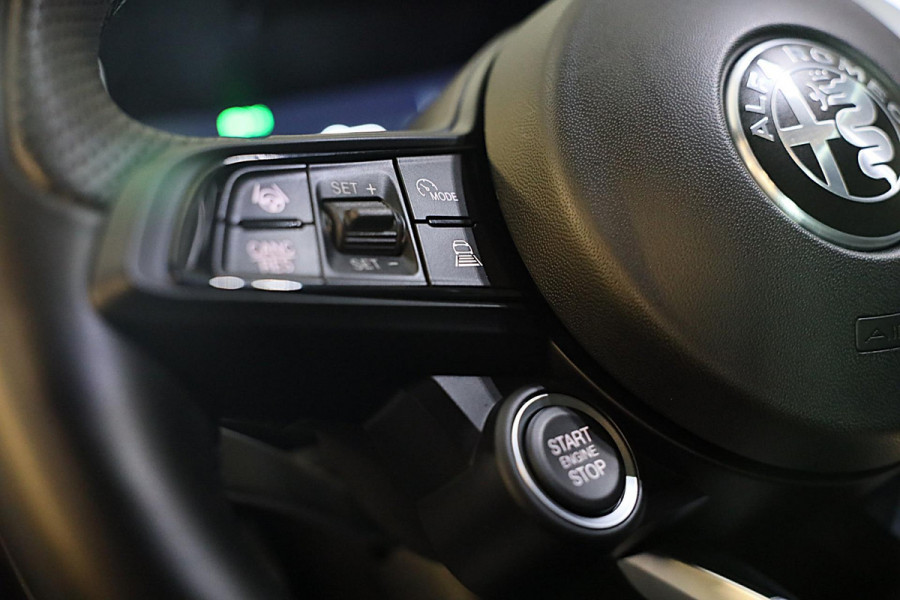 Alfa Romeo Tonale 1.5T Hybrid Veloce / 160 PK / Acc / Leder / Navi / 360 Camera / HK / Sfeerverlichting / Dode Hoek / Lane Assist
