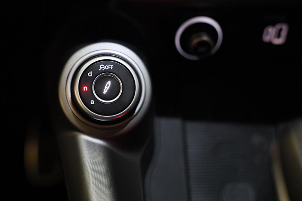 Alfa Romeo Tonale 1.5T Hybrid Veloce / 160 PK / Acc / Leder / Navi / 360 Camera / HK / Sfeerverlichting / Dode Hoek / Lane Assist