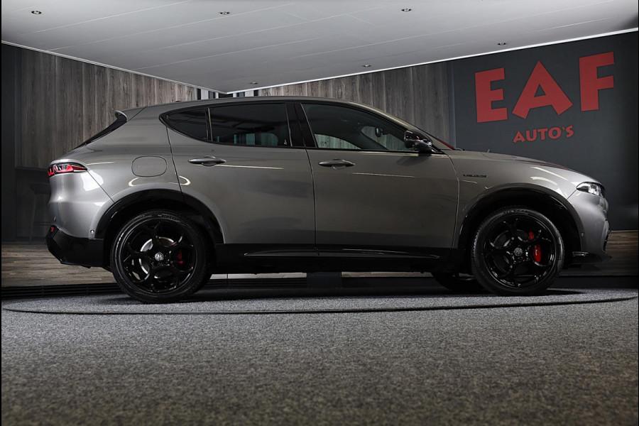 Alfa Romeo Tonale 1.5T Hybrid Veloce / 160 PK / Acc / Leder / Navi / 360 Camera / HK / Sfeerverlichting / Dode Hoek / Lane Assist