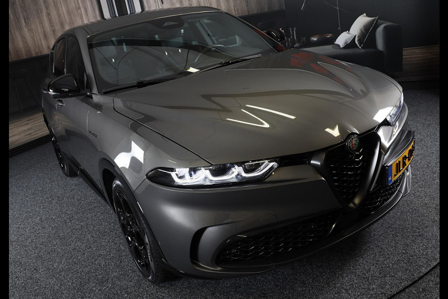 Alfa Romeo Tonale 1.5T Hybrid Veloce / 160 PK / Acc / Leder / Navi / 360 Camera / HK / Sfeerverlichting / Dode Hoek / Lane Assist