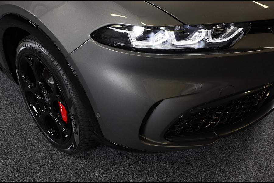Alfa Romeo Tonale 1.5T Hybrid Veloce / 160 PK / Acc / Leder / Navi / 360 Camera / HK / Sfeerverlichting / Dode Hoek / Lane Assist