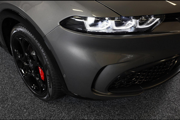 Alfa Romeo Tonale 1.5T Hybrid Veloce / 160 PK / Acc / Leder / Navi / 360 Camera / HK / Sfeerverlichting / Dode Hoek / Lane Assist