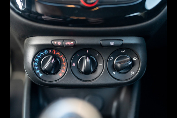 Opel Corsa 1.4 90Pk Online Edition | Apple Carplay/ Android Auto | DAB | Parkeersensoren | Prijs Rijklaar!!