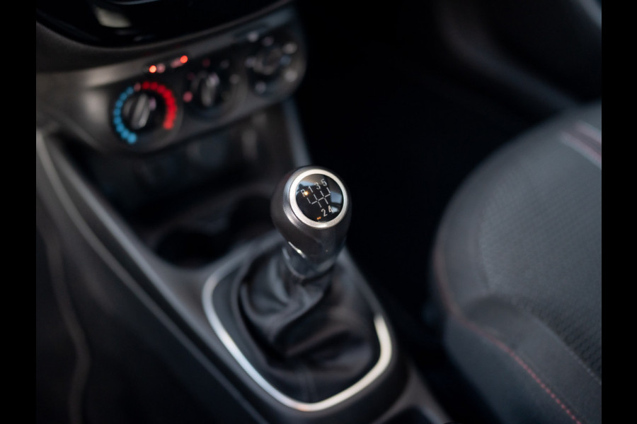 Opel Corsa 1.4 90Pk Online Edition | Apple Carplay/ Android Auto | DAB | Parkeersensoren | Prijs Rijklaar!!