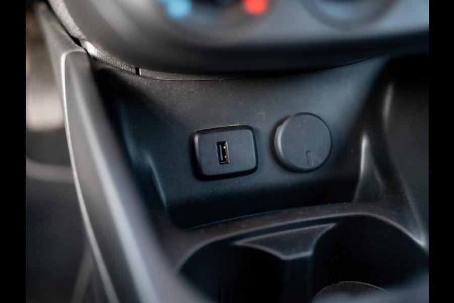 Opel Corsa 1.4 90Pk Online Edition | Apple Carplay/ Android Auto | DAB | Parkeersensoren | Prijs Rijklaar!!