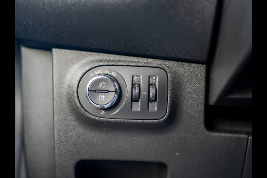 Opel Corsa 1.4 90Pk Online Edition | Apple Carplay/ Android Auto | DAB | Parkeersensoren | Prijs Rijklaar!!